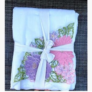 Envogue Gardenia 100% Polyester Embroidered Cutwork Oblong Tablecloth 60" x 102"